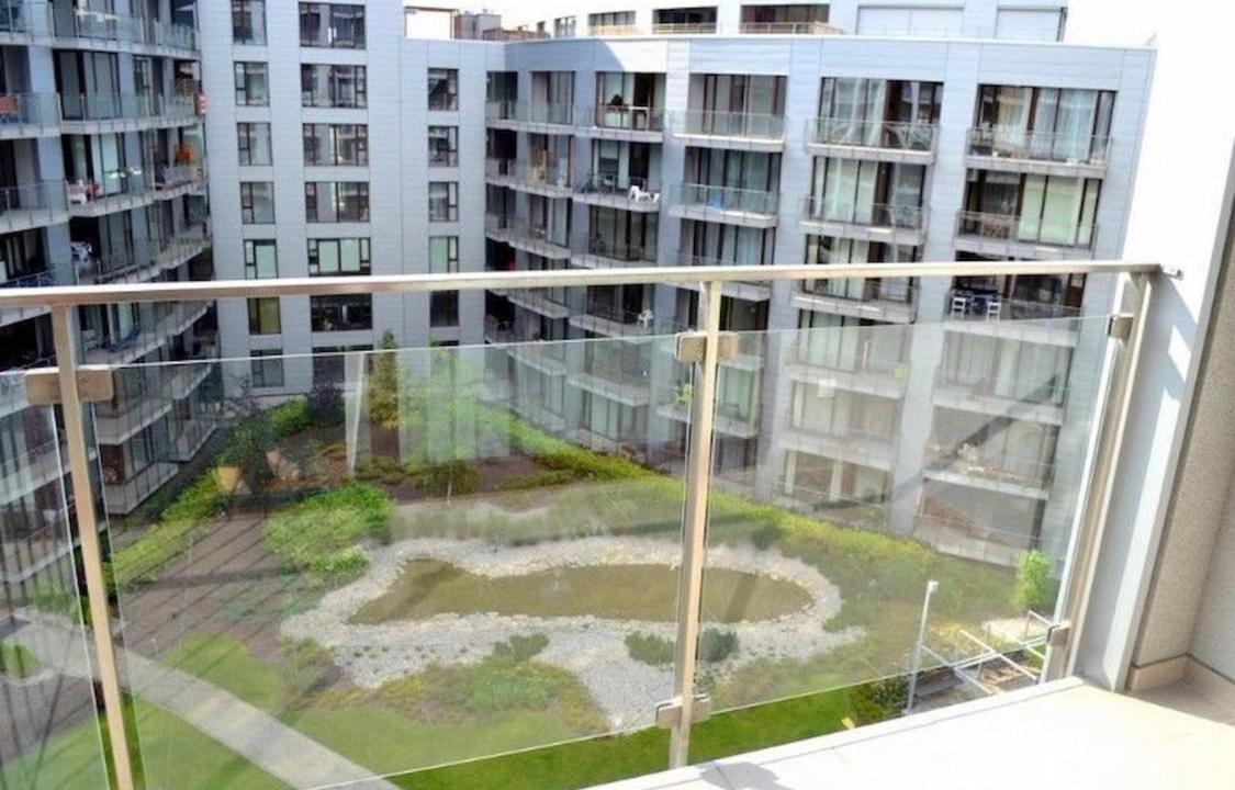 Studio Flat Triton Park Варшава Экстерьер фото