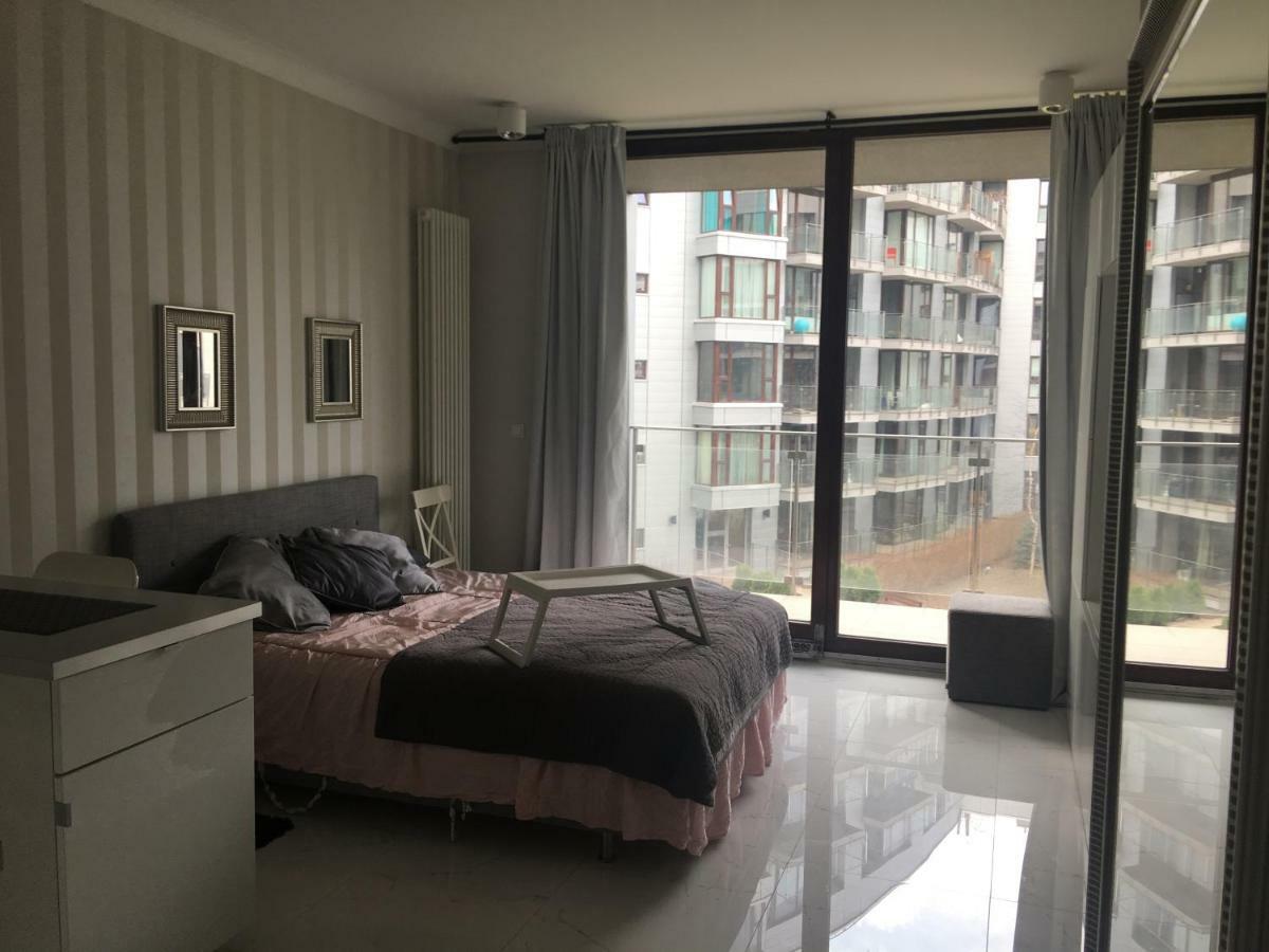 Studio Flat Triton Park Варшава Экстерьер фото